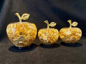 右の二つが小サイズ