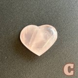 愛と絆・恋愛成就♥ローズクォーツ　ハートお守り石 C