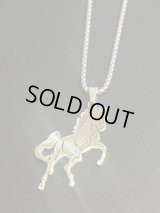 成功と躍進の象徴！商売繫盛・出世・あらゆる勝負事のお守り【馬】ネックレス ステンレス【2026年の干支】