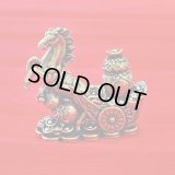 財運を運んでくる！【古銭馬車】真鍮製　商売繫盛・出世・あらゆる勝負事のお守り【2026年の干支】