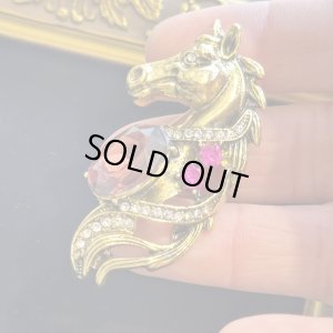 画像3: 豊かさ・成功・富を得る力が飛躍！ 黄金馬ブローチ【2026年の干支】