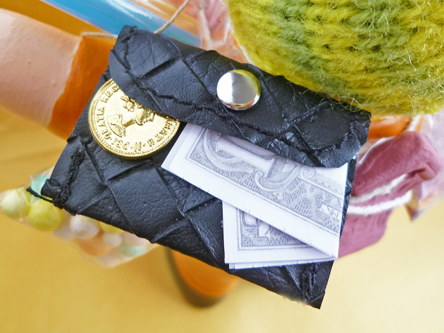 エケコ人形用小物☆財布に入りきらない大金＋コイン　大金祈願　ブラック　【小物のみの価格】