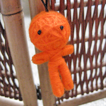 画像1: ハッピードール（ブドゥー人形）　オレンジ　（厄除け・厄払いのお守り）