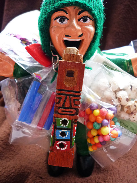 画像1: エケコ（エケッコー）人形用小物　吹いて♪ペルーのミニチュア楽器・虹色タルカス【小物のみの価格】
