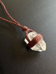画像2: 胸元からパワーを放出！良くない物を削ぎ落とす！原石本水晶ポイント ネックレス A (2)