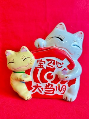 画像: 大当たり！！お金招き猫 宝くじ入れ　天然石付き💍