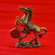 画像1: 金運・成功運を跳ね上げる！【古銭馬】真鍮製　商売繫盛・出世・あらゆる勝負事のお守り【2026年の干支】 (1)