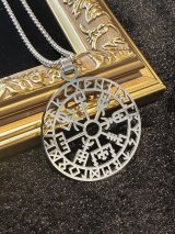 画像: 心が迷わないように！進むべき道を示す★ヴァイキングコンパス ペンダント SKELETON 聖なるルーン文字〜Vegvisir〜