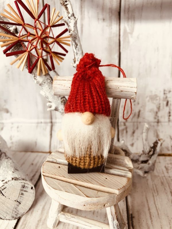 画像: 幸せをもたらす家の守り神★小さな妖精トムテ飾り　赤いニット帽♪　茶色セーター1体