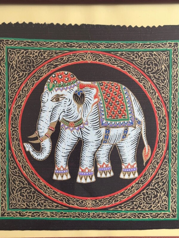 画像2: 神様の化身 白い象 タイ・シルクアート (2)