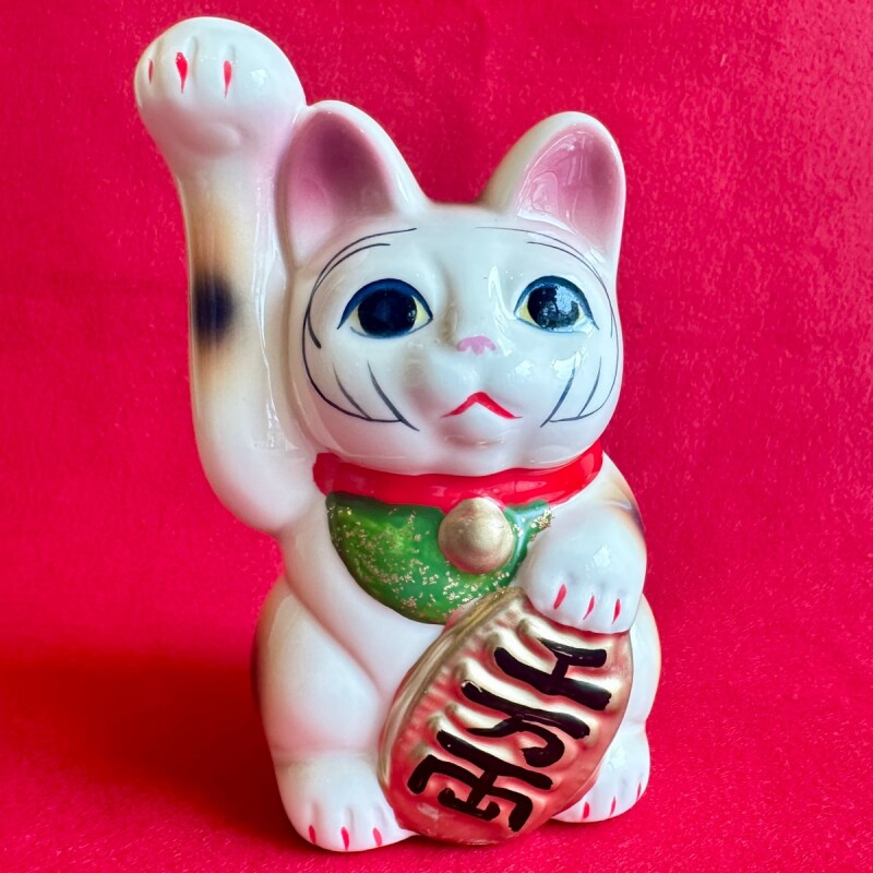 画像1: お金を招く！開運♪福招き三毛招き猫 置物 (1)
