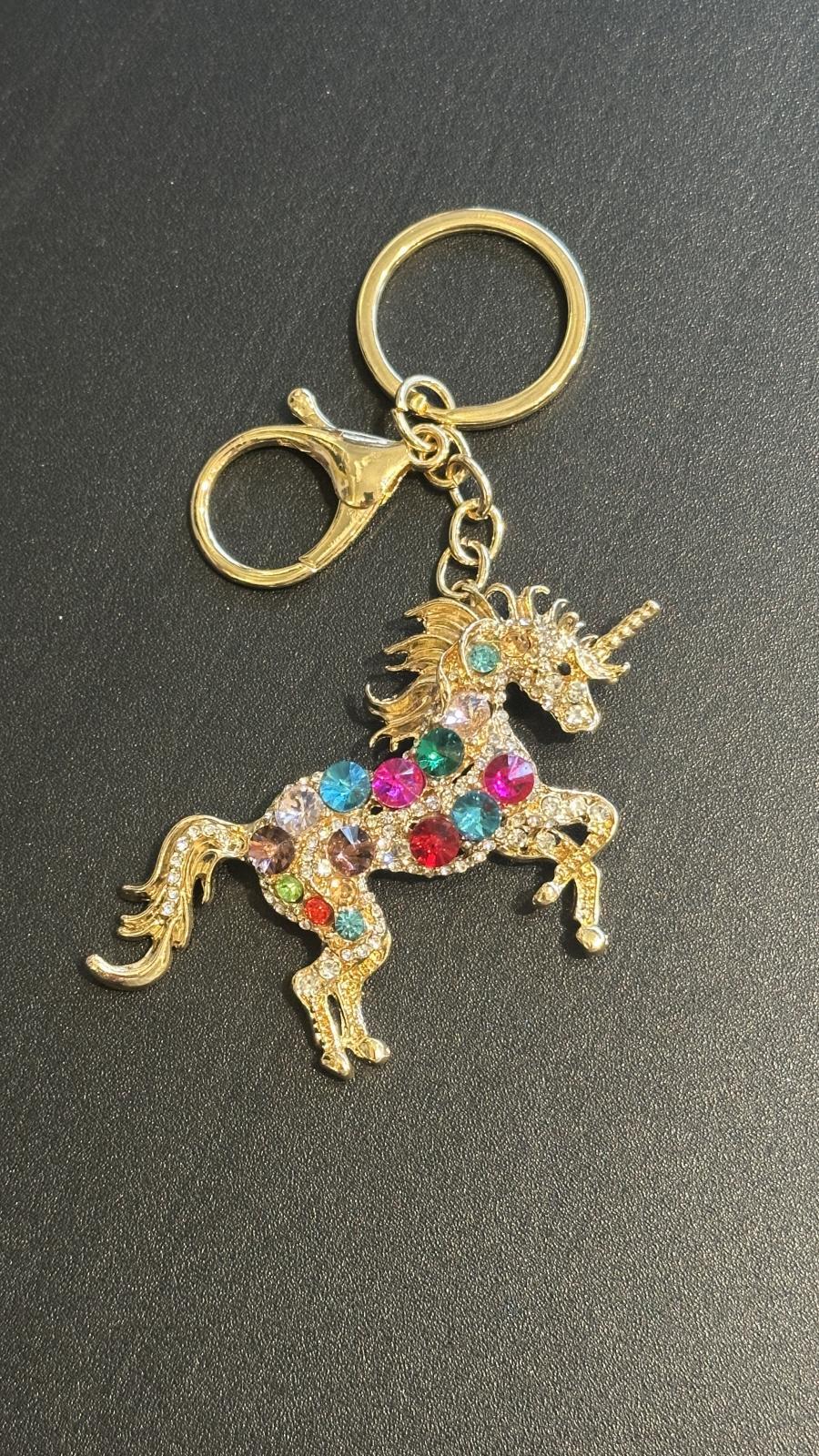 画像11: 成功と躍進の象徴！商売繫盛・出世・あらゆる勝負事のお守り【馬】カラフルジルコニアキーホルダー【2026年の干支】 (11)