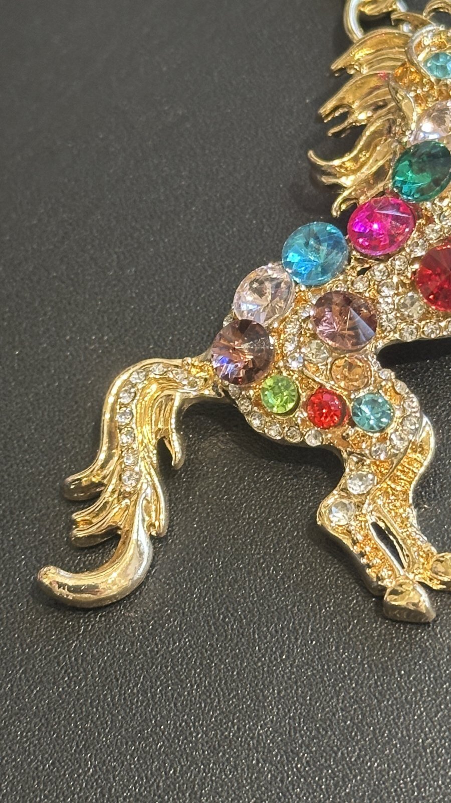 画像8: 成功と躍進の象徴！商売繫盛・出世・あらゆる勝負事のお守り【馬】カラフルジルコニアキーホルダー【2026年の干支】 (8)