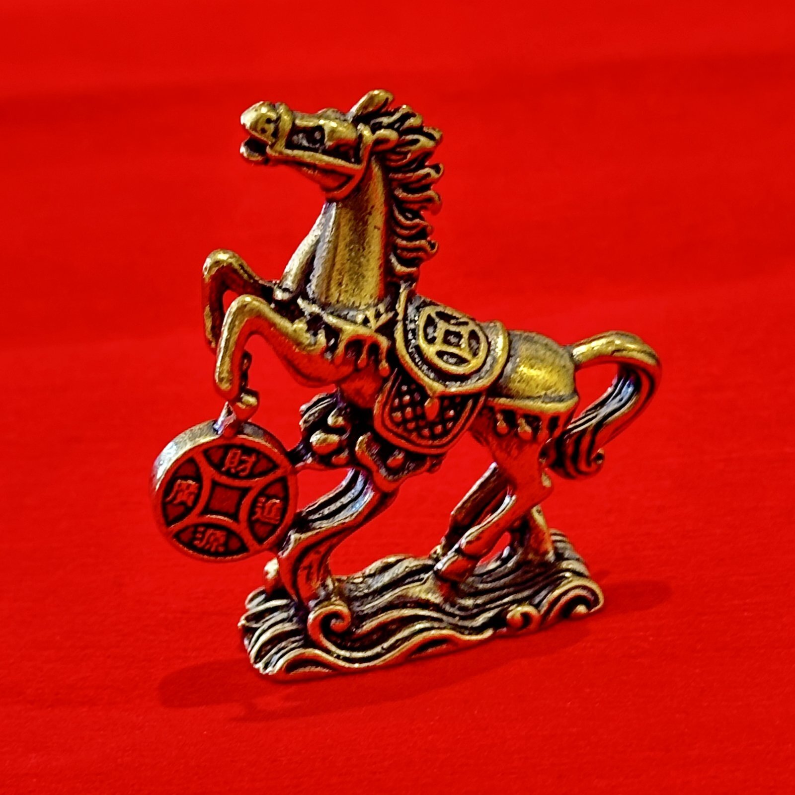 画像4: 金運・成功運を跳ね上げる！【古銭馬】真鍮製　商売繫盛・出世・あらゆる勝負事のお守り【2026年の干支】 (4)