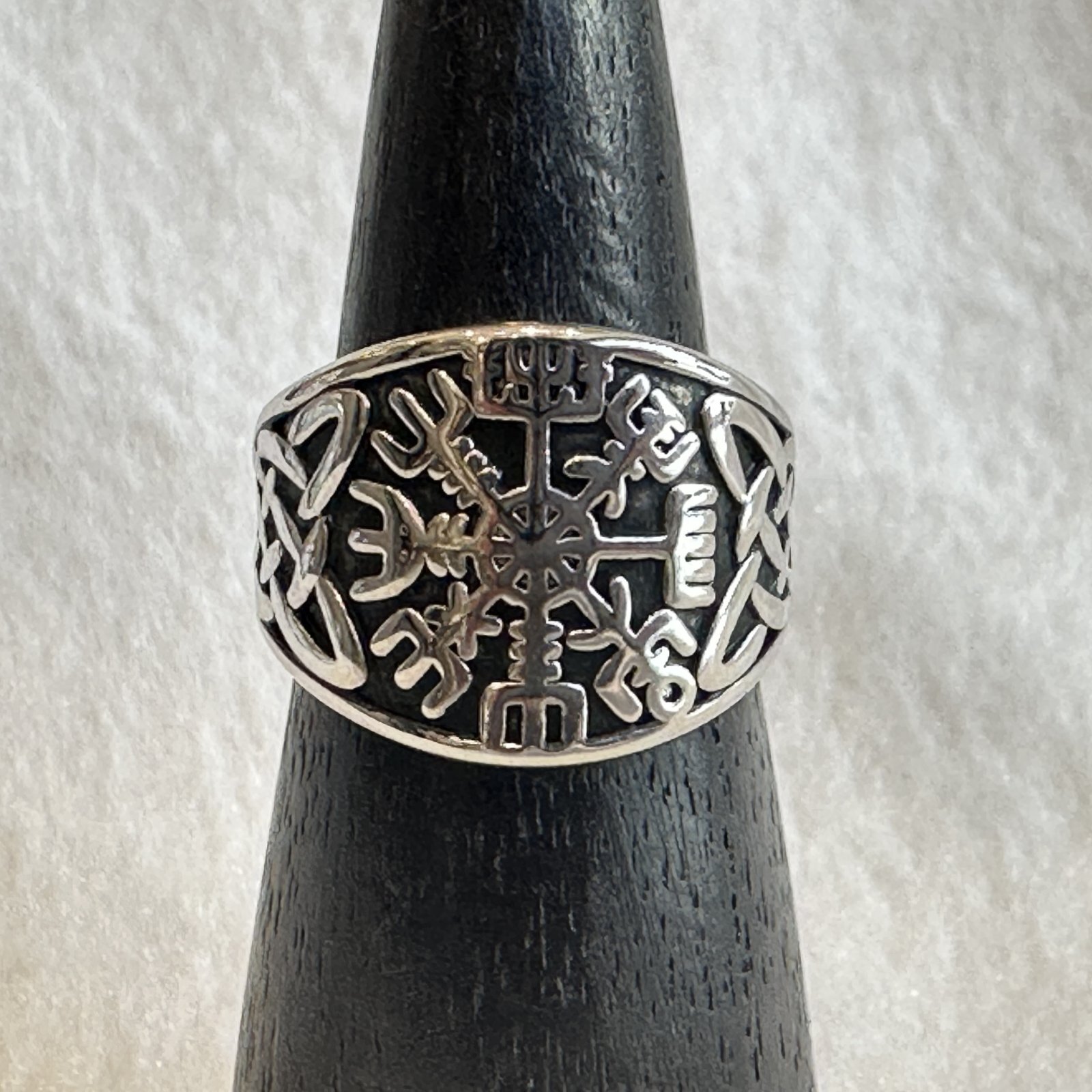 画像3: 運気を動かす伝統ケルトノット。進むべき道を示す★ヴァイキングコンパスリング Silver925 聖なるルーン文字〜Vegvisir〜 (3)